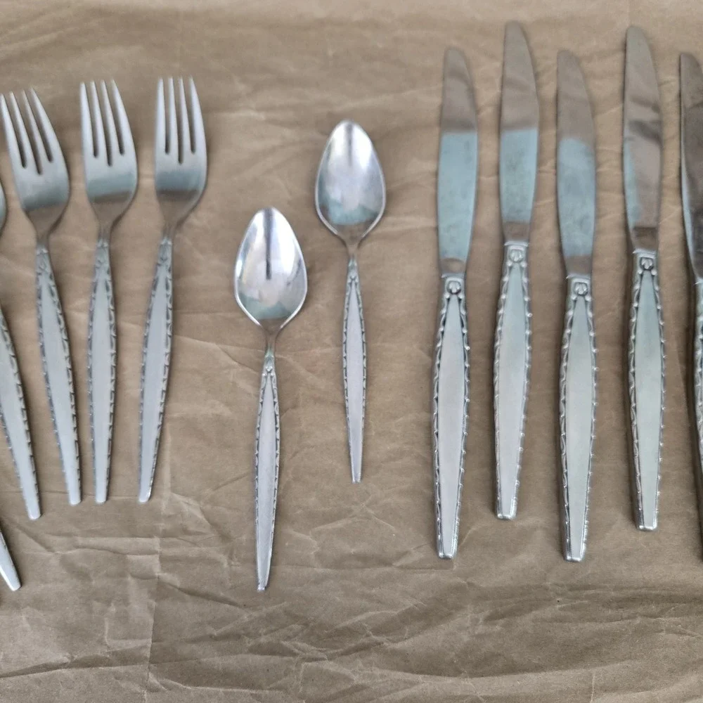 Oneida Community VENETIA Stainless Steel Burnished Finish Flatware 15 Pieces